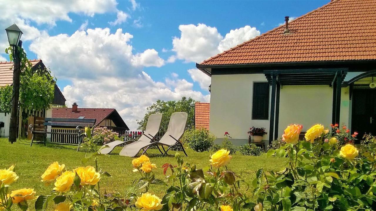 Pocitniska Hisa Kog Vila Exterior foto